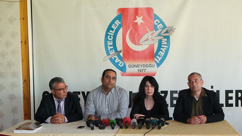 Fransa'daki Ermeni kuruluşlarının temsilcileri Diyarbakır'da bir basın toplantısı düzenledi