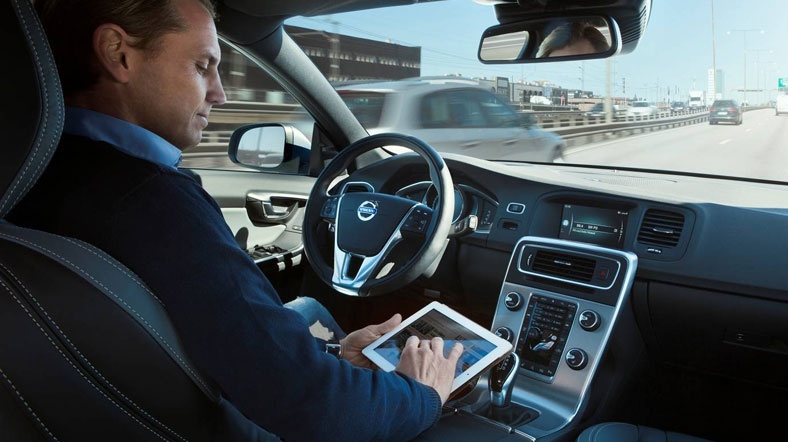 Volvo'nun otonom araçları 2017'de trafiğe çıkıyor