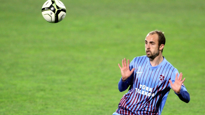 Adrian_aa Adrian Polonya Milli Takımı'nda da görev yapıyor.