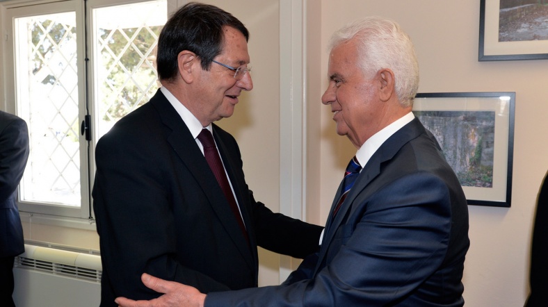Derviş Eroğlu ve Nikos Anastasiadis Kıbrıs main Derviş Eroğlu ve Nikos Anastasiadis Kıbrıs'ta