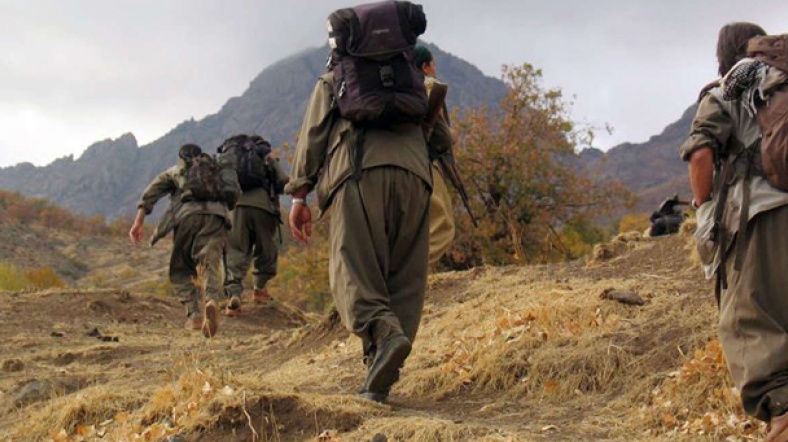 PKK savaşçıları Türkiye'den çekiliyor.