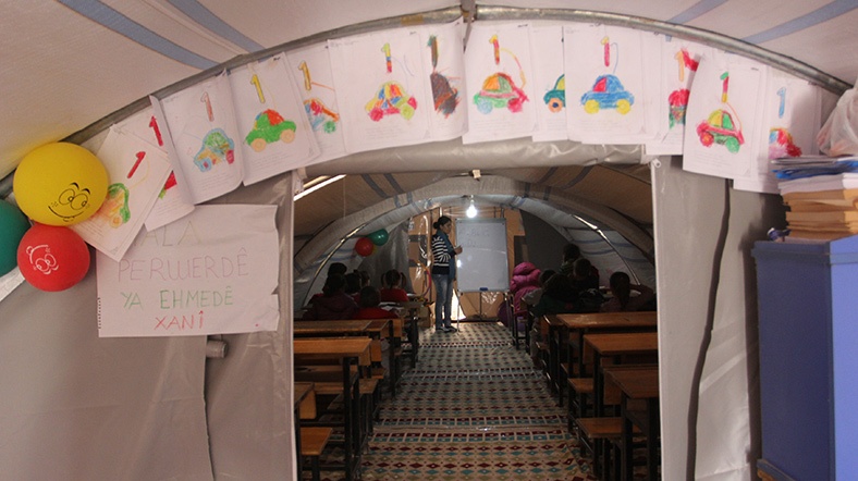 Kobanili_Çocuklara_Kürtçe_okul