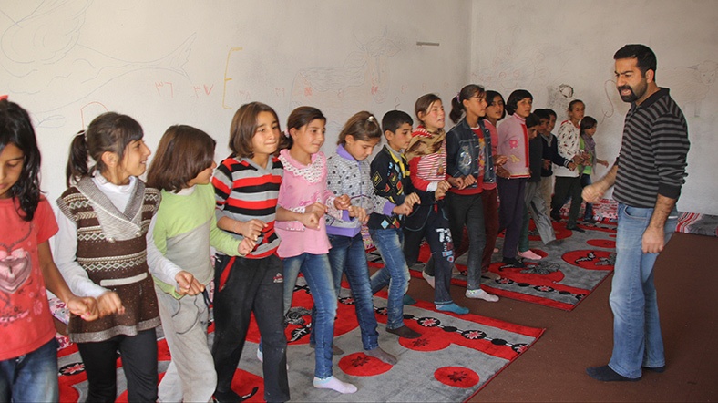 Suriyeli_çocuklara_folklor 