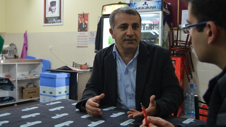 doğader başkanı murat demir doğader başkanı murat demir bursa'nın sadece sanayicilerden oluşmadığını söylüyor. demir, santralin kentin havasını daha da kirleteceğini savunuyor.