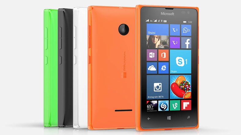 Microsoft Nokia'yı satın aldıktan sonra telefonların Nokia ibaresini kaldırmıştı