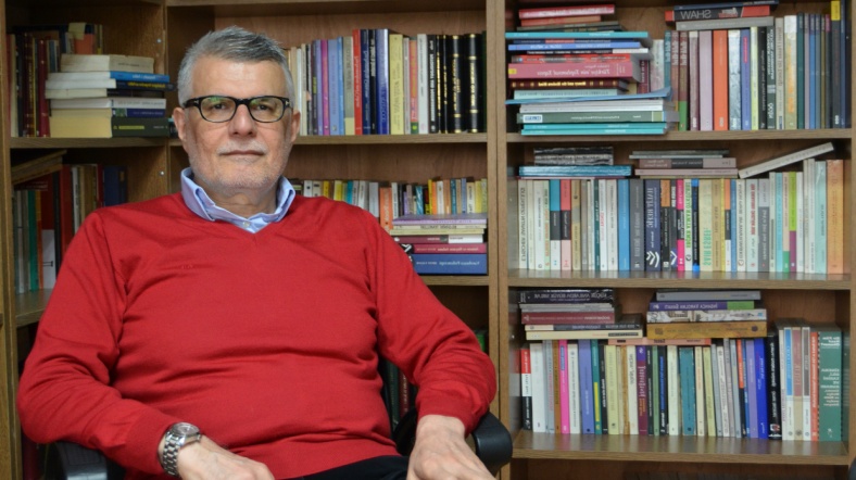 Politolog Prof. Dr. Ali Yaşar Sarıbay, Al Jazeera'nin sorularını yanıtladı.