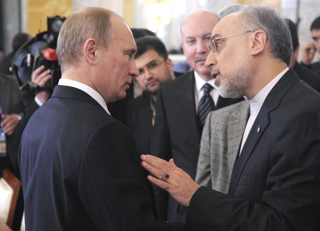 Rusya Cumhurbaşkanı Medvedev, İran Dışişleri Bakanı Salihi ile birlikte.